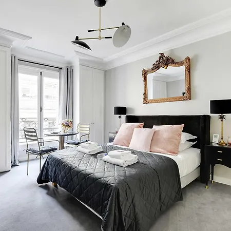 Charming 2p - Musee D'orsay Louvre Nyaraló *