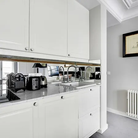 Charming 2p - Musee D'orsay Louvre Nyaraló *